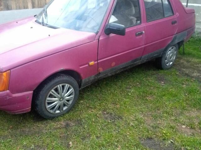 Червоний ЗАЗ 1103 Славута, об'ємом двигуна 1.2 л та пробігом 100 тис. км за 426 $, фото 2 на Automoto.ua