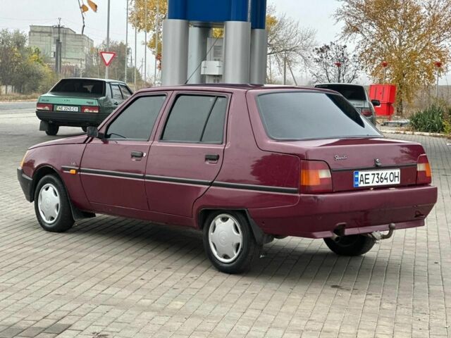 Красный ЗАЗ 1103 Славута, объемом двигателя 1.2 л и пробегом 63 тыс. км за 1428 $, фото 1 на Automoto.ua