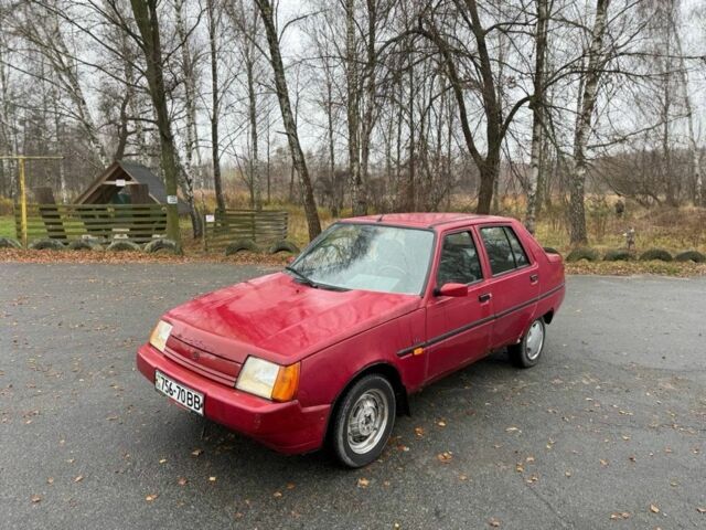 Красный ЗАЗ 1103 Славута, объемом двигателя 1.2 л и пробегом 85 тыс. км за 476 $, фото 2 на Automoto.ua