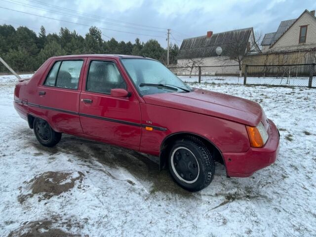 Красный ЗАЗ 1103 Славута, объемом двигателя 1.3 л и пробегом 160 тыс. км за 900 $, фото 5 на Automoto.ua