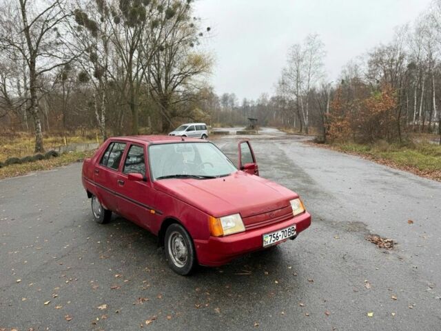 Красный ЗАЗ 1103 Славута, объемом двигателя 1.2 л и пробегом 85 тыс. км за 476 $, фото 3 на Automoto.ua