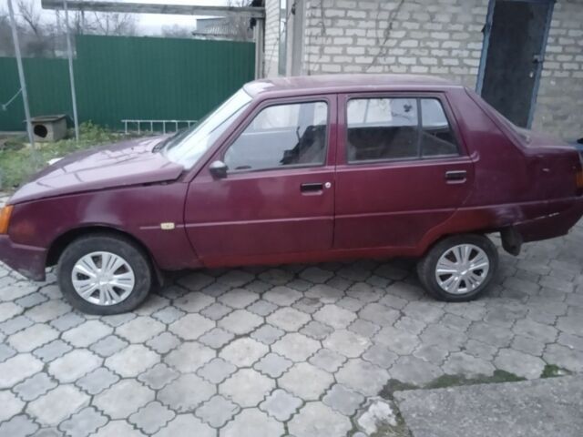 Красный ЗАЗ 1103 Славута, объемом двигателя 1 л и пробегом 60 тыс. км за 355 $, фото 1 на Automoto.ua