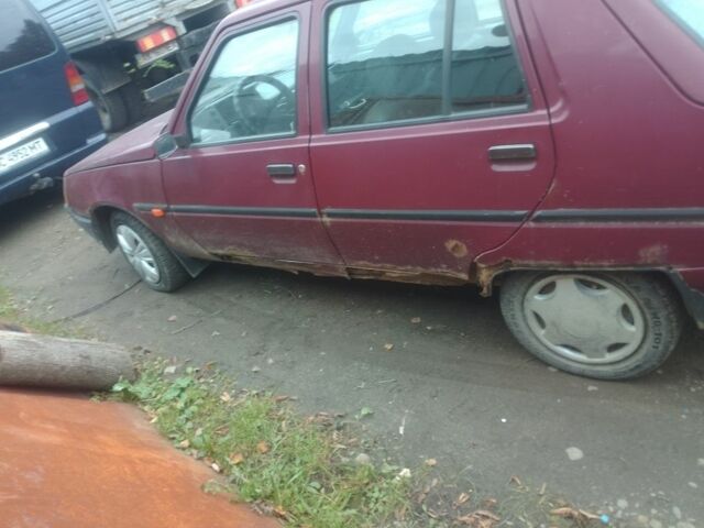 Красный ЗАЗ 1103 Славута, объемом двигателя 1.2 л и пробегом 196 тыс. км за 284 $, фото 3 на Automoto.ua