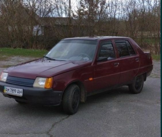 Красный ЗАЗ 1103 Славута, объемом двигателя 1.2 л и пробегом 55 тыс. км за 1500 $, фото 3 на Automoto.ua