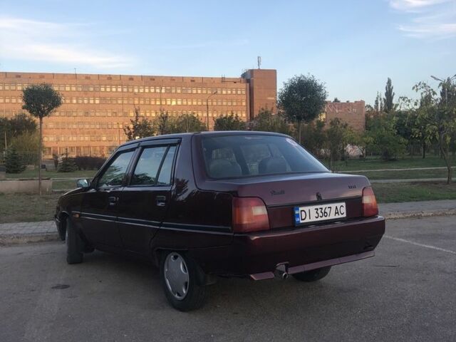 Червоний ЗАЗ 1103 Славута, об'ємом двигуна 1.2 л та пробігом 80 тис. км за 1799 $, фото 6 на Automoto.ua