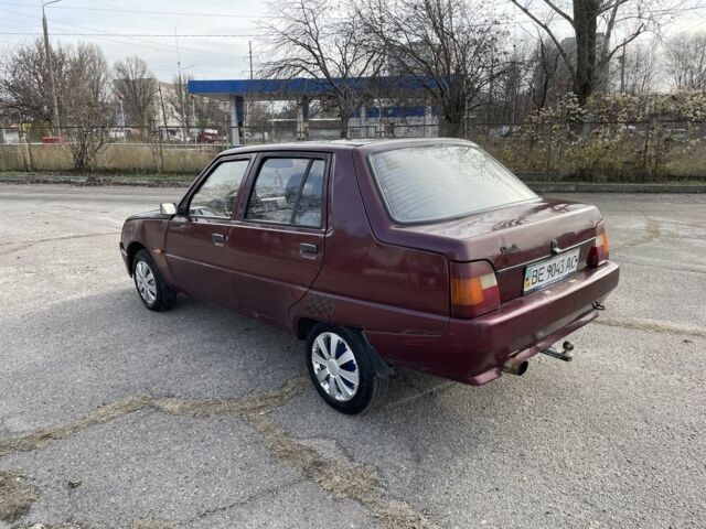 Красный ЗАЗ 1103 Славута, объемом двигателя 0 л и пробегом 200 тыс. км за 550 $, фото 3 на Automoto.ua