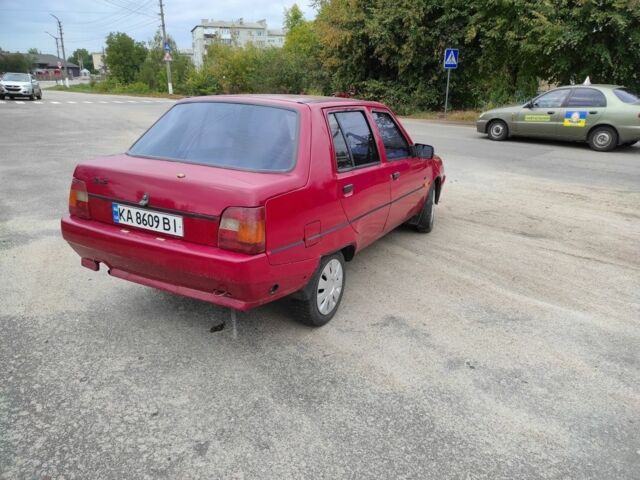 Красный ЗАЗ 1103 Славута, объемом двигателя 0 л и пробегом 200 тыс. км за 800 $, фото 4 на Automoto.ua