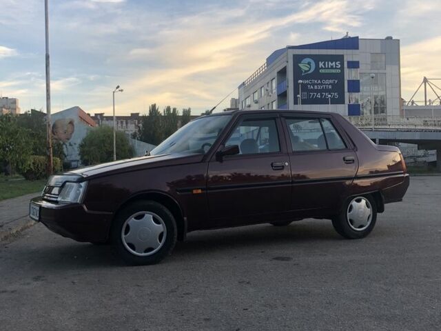 Червоний ЗАЗ 1103 Славута, об'ємом двигуна 1.2 л та пробігом 80 тис. км за 1799 $, фото 7 на Automoto.ua