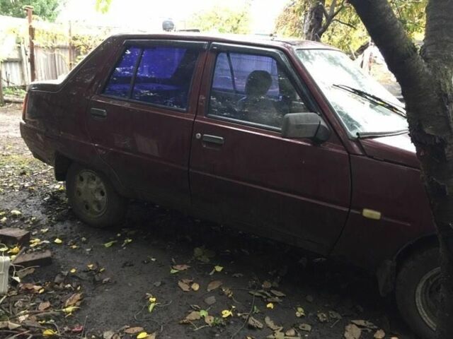 Красный ЗАЗ 1103 Славута, объемом двигателя 1.2 л и пробегом 119 тыс. км за 850 $, фото 2 на Automoto.ua