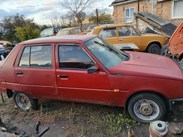 Красный ЗАЗ 1103 Славута, объемом двигателя 0 л и пробегом 10 тыс. км за 377 $, фото 3 на Automoto.ua