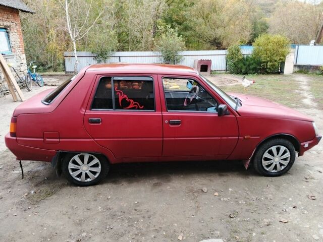 Червоний ЗАЗ 1103 Славута, об'ємом двигуна 1.2 л та пробігом 100 тис. км за 900 $, фото 3 на Automoto.ua