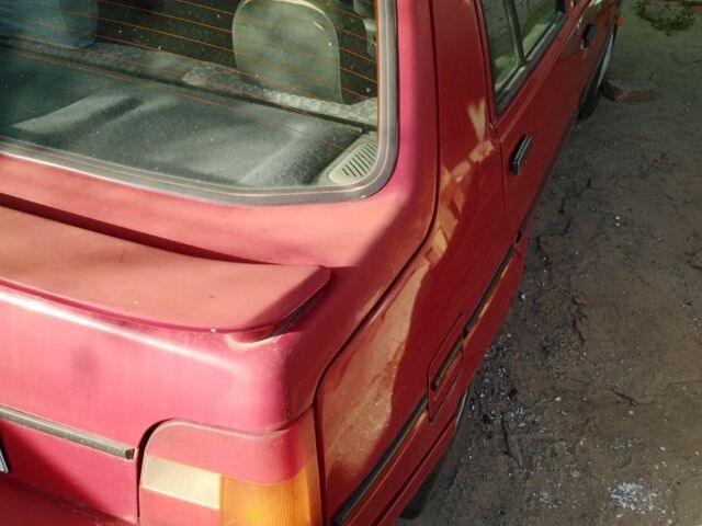 Красный ЗАЗ 1103 Славута, объемом двигателя 0 л и пробегом 200 тыс. км за 713 $, фото 4 на Automoto.ua