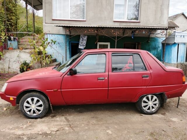 Червоний ЗАЗ 1103 Славута, об'ємом двигуна 1.2 л та пробігом 100 тис. км за 900 $, фото 5 на Automoto.ua