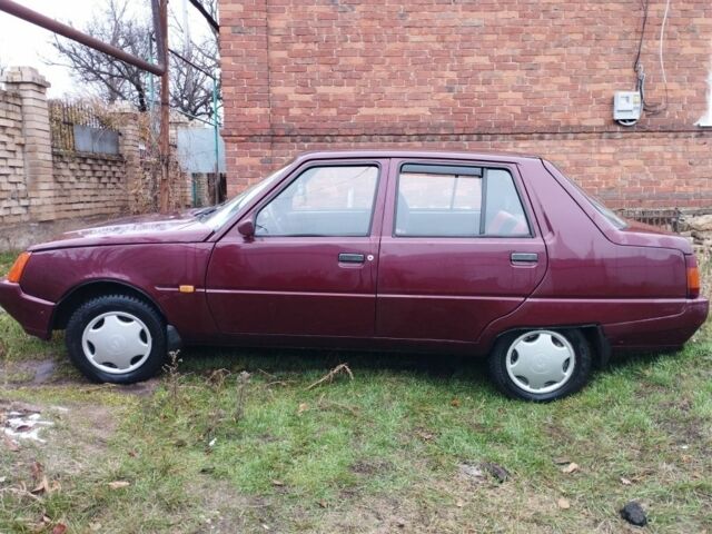 Красный ЗАЗ 1103 Славута, объемом двигателя 1.2 л и пробегом 140 тыс. км за 1000 $, фото 4 на Automoto.ua