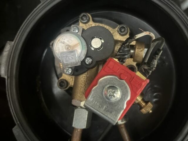 Красный ЗАЗ 1103 Славута, объемом двигателя 1.2 л и пробегом 2 тыс. км за 700 $, фото 6 на Automoto.ua