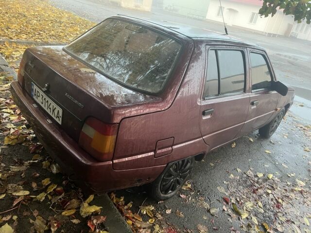 Красный ЗАЗ 1103 Славута, объемом двигателя 1.2 л и пробегом 2 тыс. км за 700 $, фото 2 на Automoto.ua