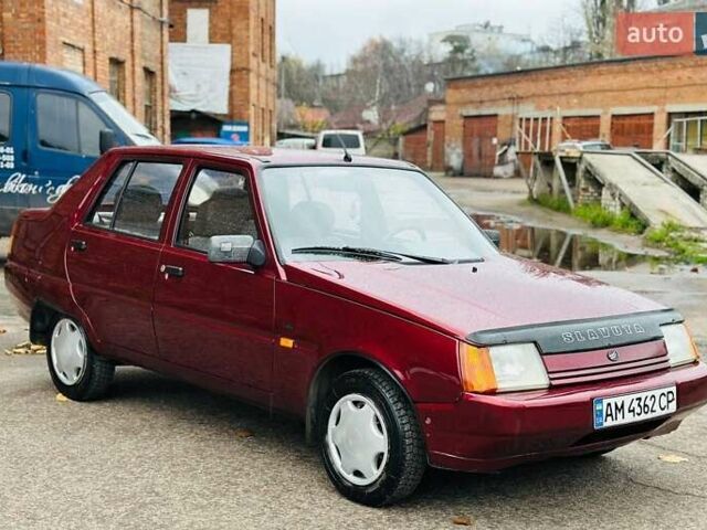 Червоний ЗАЗ 1103 Славута, об'ємом двигуна 1.2 л та пробігом 85 тис. км за 1900 $, фото 2 на Automoto.ua