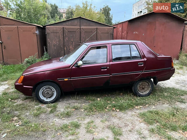 ЗАЗ 1103 Славута 2001 в Борисполе на Automoto.ua Красный ЗАЗ 1103 Славута, объемом двигателя 1.2 л и пробегом 99 тыс. км за 590 $, фото 1 на Automoto.ua