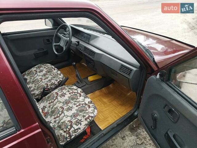 ЗАЗ 1103 Славута 2001 в Олевске на Automoto.ua Красный ЗАЗ 1103 Славута, объемом двигателя 1.2 л и пробегом 120 тыс. км за 799 $, фото 4 на Automoto.ua