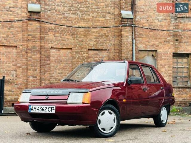 Червоний ЗАЗ 1103 Славута, об'ємом двигуна 1.2 л та пробігом 85 тис. км за 1900 $, фото 1 на Automoto.ua