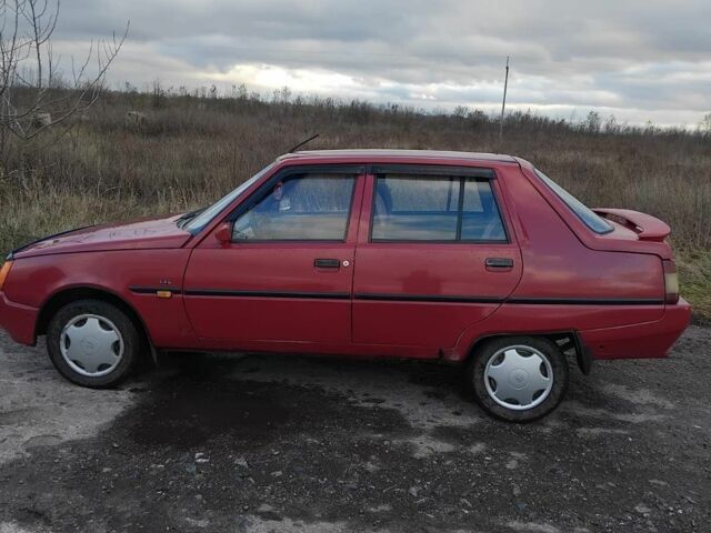 Красный ЗАЗ 1103 Славута, объемом двигателя 1.3 л и пробегом 112 тыс. км за 1300 $, фото 8 на Automoto.ua