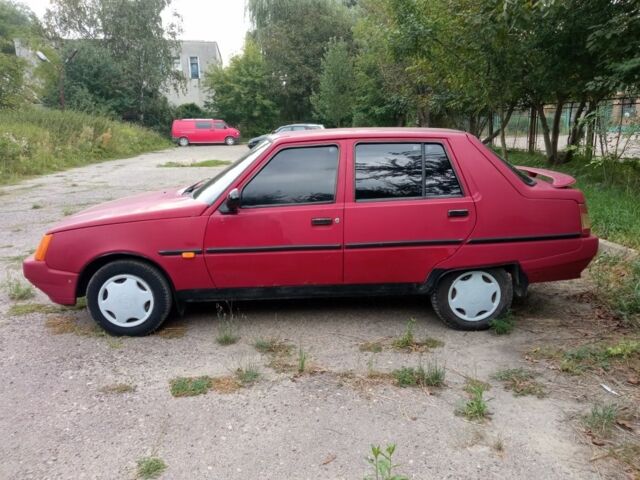 Красный ЗАЗ 1103 Славута, объемом двигателя 1.2 л и пробегом 119 тыс. км за 900 $, фото 2 на Automoto.ua