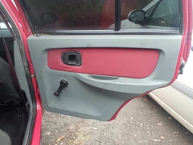 Красный ЗАЗ 1103 Славута, объемом двигателя 1.2 л и пробегом 119 тыс. км за 900 $, фото 14 на Automoto.ua