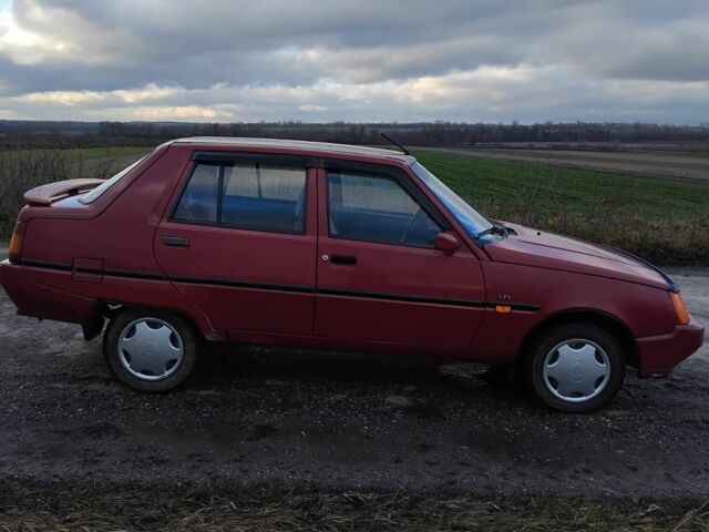 Красный ЗАЗ 1103 Славута, объемом двигателя 1.3 л и пробегом 112 тыс. км за 1300 $, фото 5 на Automoto.ua