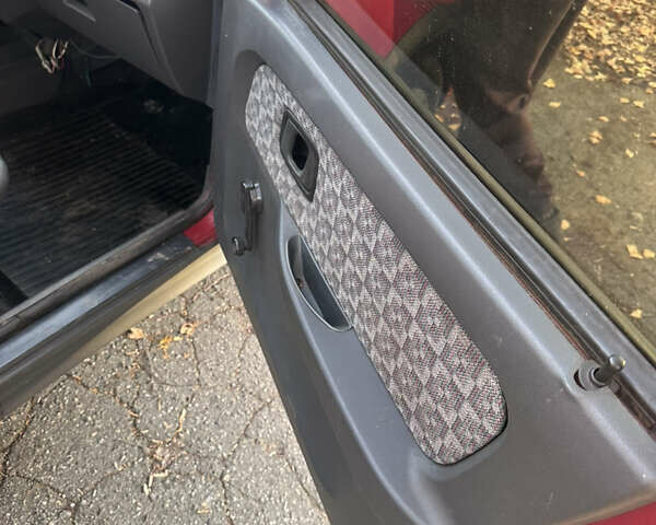 Червоний ЗАЗ 1103 Славута, об'ємом двигуна 1.2 л та пробігом 110 тис. км за 1350 $, фото 6 на Automoto.ua