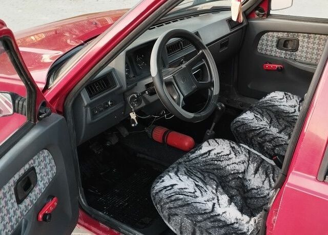 Красный ЗАЗ 1103 Славута, объемом двигателя 1.2 л и пробегом 65 тыс. км за 1350 $, фото 4 на Automoto.ua