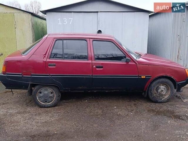 Красный ЗАЗ 1103 Славута, объемом двигателя 1.2 л и пробегом 118 тыс. км за 900 $, фото 6 на Automoto.ua