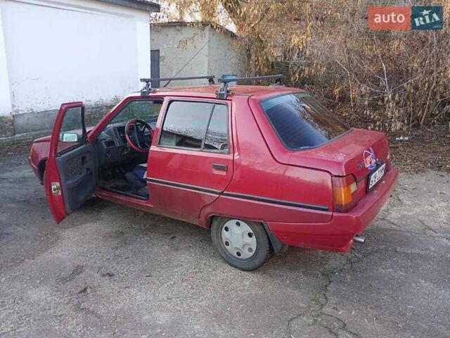 Красный ЗАЗ 1103 Славута, объемом двигателя 1.2 л и пробегом 170 тыс. км за 830 $, фото 2 на Automoto.ua