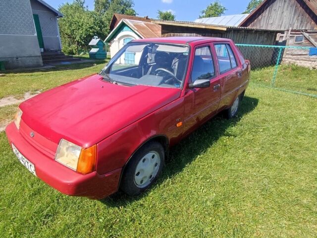 Червоний ЗАЗ 1103 Славута, об'ємом двигуна 1.2 л та пробігом 322 тис. км за 1100 $, фото 1 на Automoto.ua