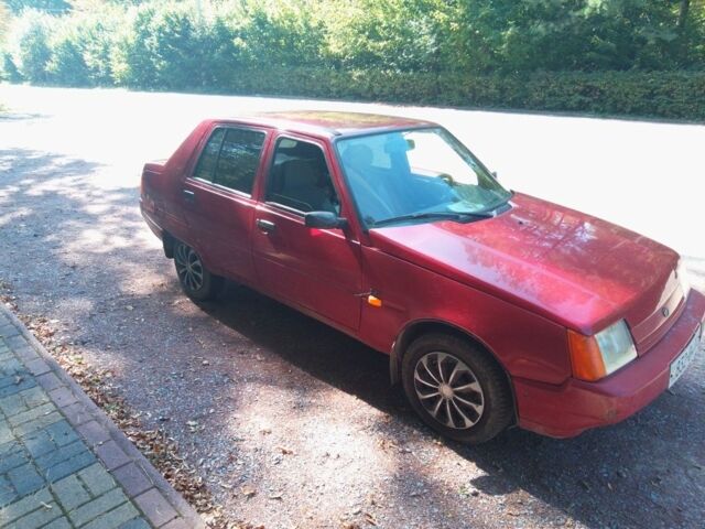 Красный ЗАЗ 1103 Славута, объемом двигателя 1.2 л и пробегом 72 тыс. км за 713 $, фото 2 на Automoto.ua