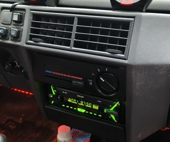 Красный ЗАЗ 1103 Славута, объемом двигателя 1.2 л и пробегом 83 тыс. км за 850 $, фото 10 на Automoto.ua