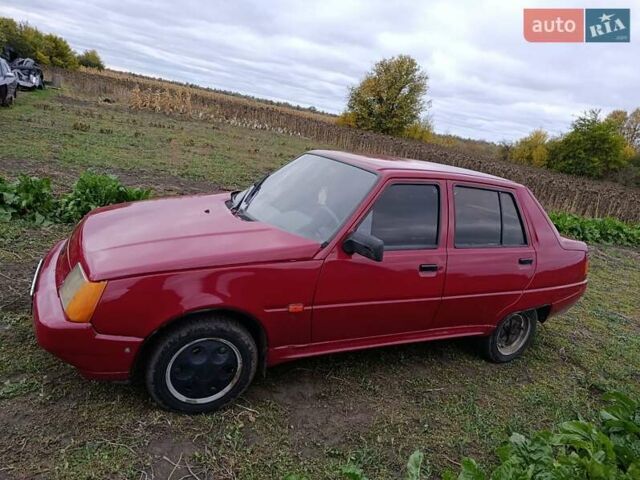 Красный ЗАЗ 1103 Славута, объемом двигателя 1.2 л и пробегом 132 тыс. км за 800 $, фото 6 на Automoto.ua