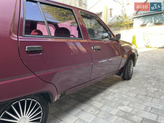 Красный ЗАЗ 1103 Славута, объемом двигателя 1.2 л и пробегом 151 тыс. км за 800 $, фото 3 на Automoto.ua