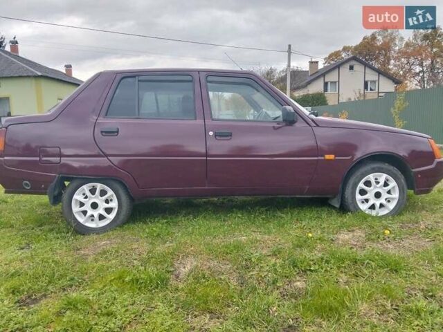 Красный ЗАЗ 1103 Славута, объемом двигателя 1.2 л и пробегом 212 тыс. км за 1718 $, фото 2 на Automoto.ua