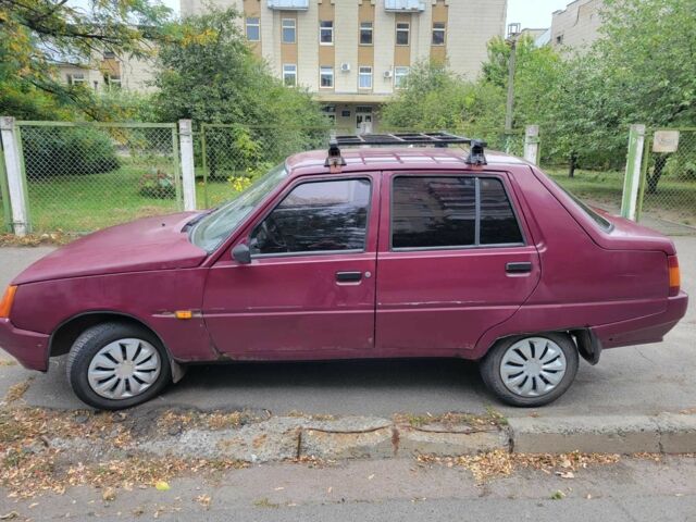 Красный ЗАЗ 1103 Славута, объемом двигателя 1.2 л и пробегом 320 тыс. км за 486 $, фото 2 на Automoto.ua