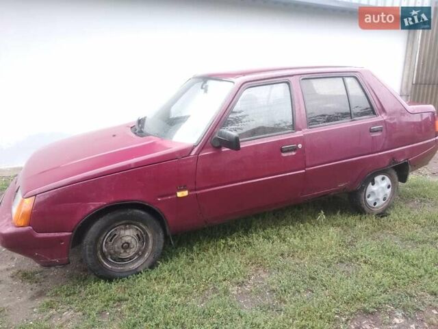 Красный ЗАЗ 1103 Славута, объемом двигателя 1.2 л и пробегом 62 тыс. км за 800 $, фото 2 на Automoto.ua