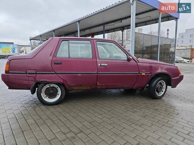Красный ЗАЗ 1103 Славута, объемом двигателя 1.2 л и пробегом 165 тыс. км за 757 $, фото 2 на Automoto.ua