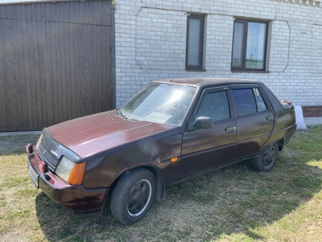 Красный ЗАЗ 1103 Славута, объемом двигателя 0 л и пробегом 240 тыс. км за 900 $, фото 1 на Automoto.ua
