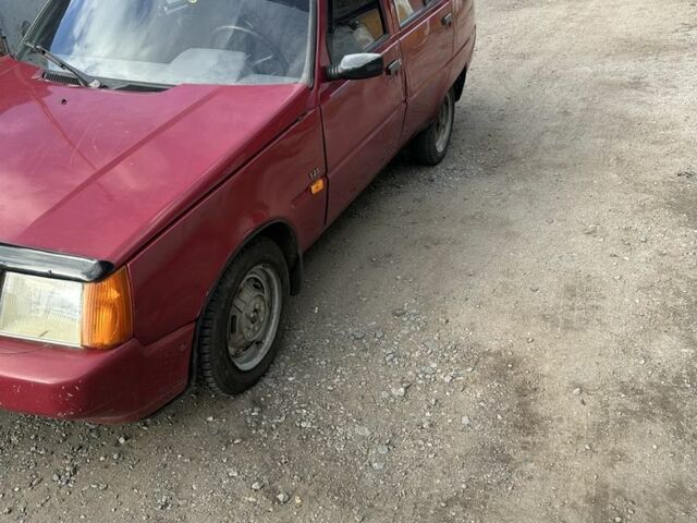 ЗАЗ 1103 Славута 2004 в Днепре (Днепропетровске) на Automoto.ua Красный ЗАЗ 1103 Славута, объемом двигателя 1.2 л и пробегом 1 тыс. км за 525 $, фото 2 на Automoto.ua