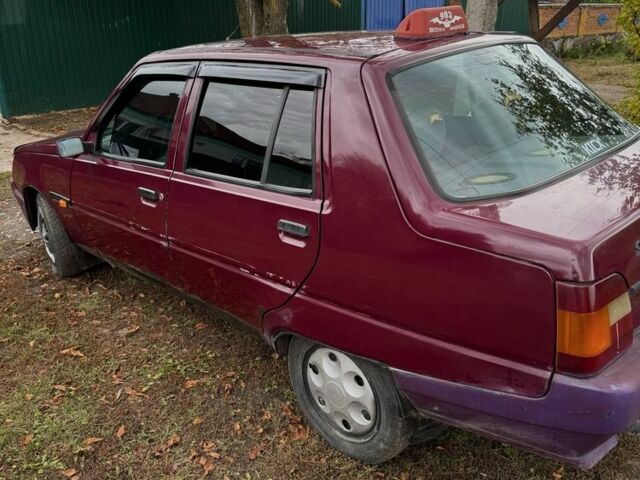 Красный ЗАЗ 1103 Славута, объемом двигателя 1.2 л и пробегом 195 тыс. км за 550 $, фото 2 на Automoto.ua