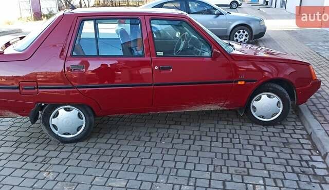 Красный ЗАЗ 1103 Славута, объемом двигателя 1.2 л и пробегом 48 тыс. км за 1599 $, фото 9 на Automoto.ua