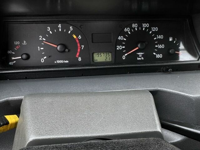 Красный ЗАЗ 1103 Славута, объемом двигателя 1.2 л и пробегом 195 тыс. км за 550 $, фото 7 на Automoto.ua