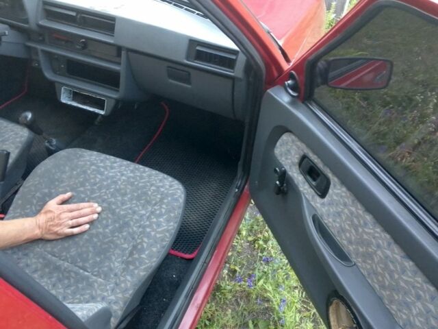 Красный ЗАЗ 1103 Славута, объемом двигателя 1 л и пробегом 100 тыс. км за 1200 $, фото 4 на Automoto.ua