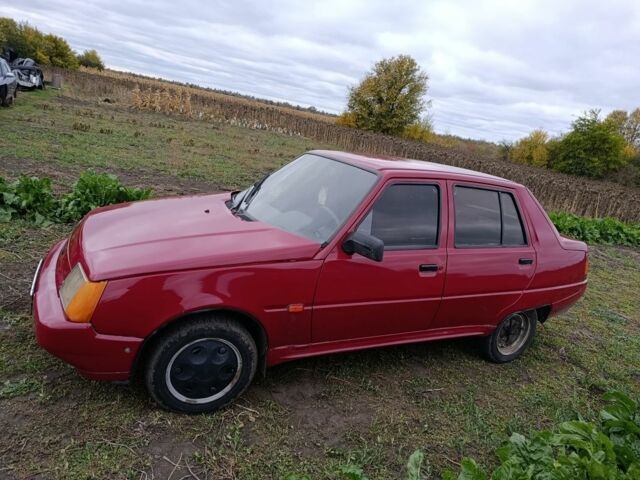 Красный ЗАЗ 1103 Славута, объемом двигателя 0 л и пробегом 134 тыс. км за 800 $, фото 3 на Automoto.ua