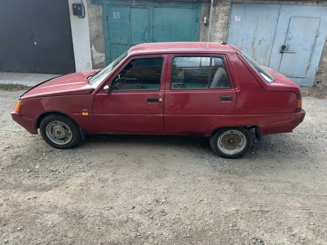 ЗАЗ 1103 Славута 2004 в Днепре (Днепропетровске) на Automoto.ua Красный ЗАЗ 1103 Славута, объемом двигателя 1.2 л и пробегом 1 тыс. км за 525 $, фото 3 на Automoto.ua