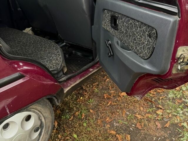 Красный ЗАЗ 1103 Славута, объемом двигателя 1.2 л и пробегом 195 тыс. км за 550 $, фото 6 на Automoto.ua